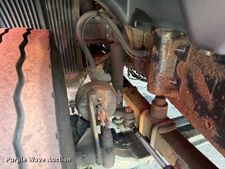 image for item FG3020 2003 Volvo VHD fuel truck