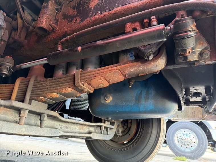 image for item FG3020 2003 Volvo VHD fuel truck