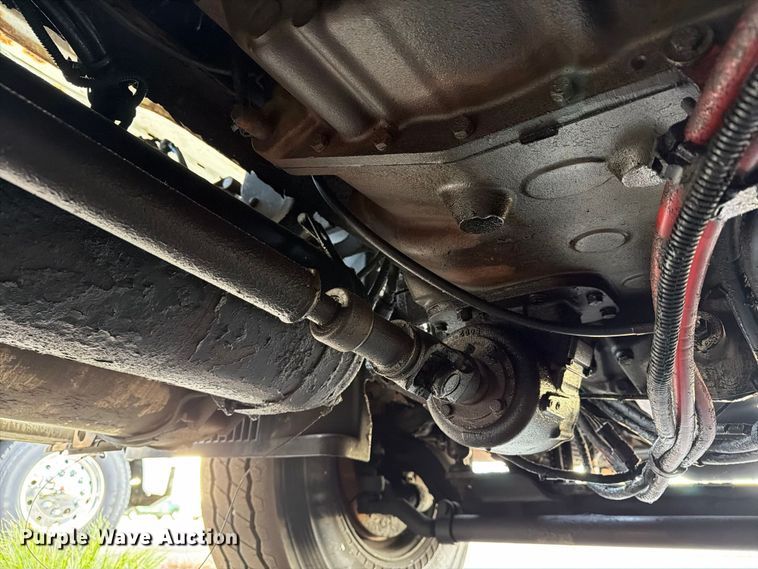 image for item FG3020 2003 Volvo VHD fuel truck