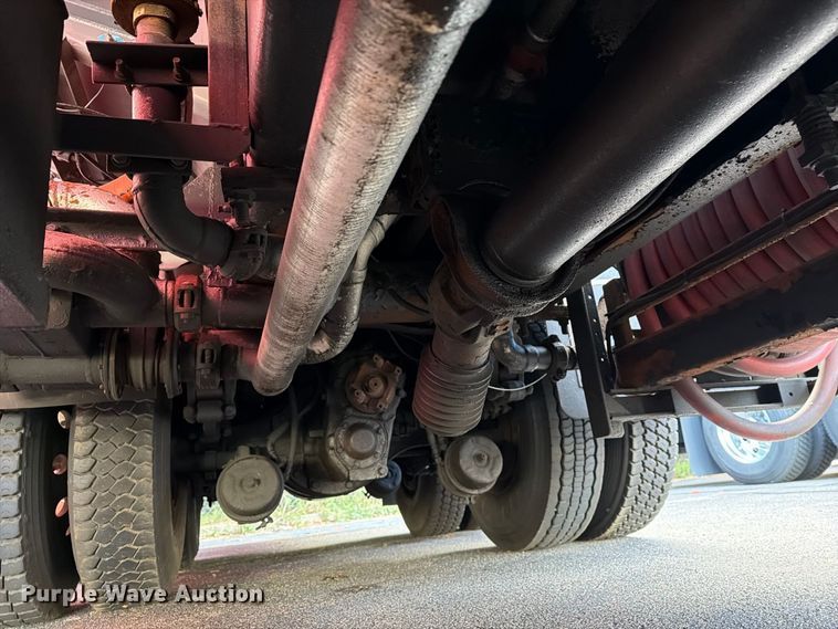 image for item FG3020 2003 Volvo VHD fuel truck