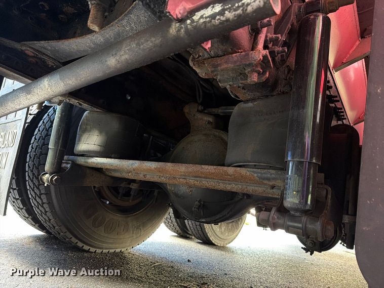 image for item FG3020 2003 Volvo VHD fuel truck