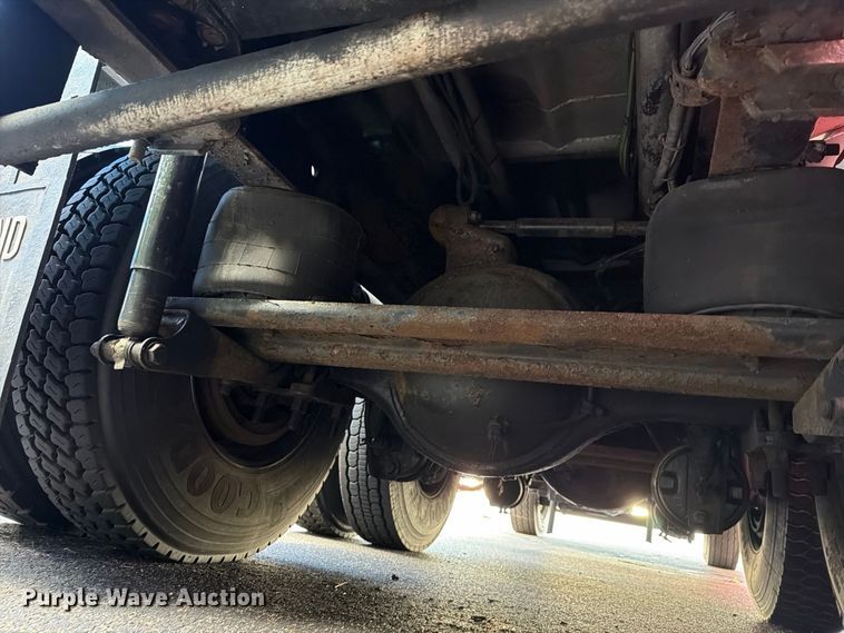 image for item FG3020 2003 Volvo VHD fuel truck