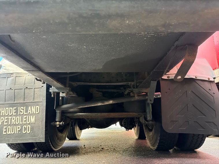 image for item FG3020 2003 Volvo VHD fuel truck