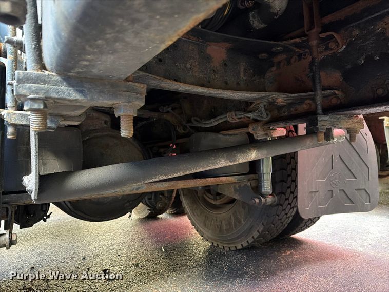 image for item FG3020 2003 Volvo VHD fuel truck