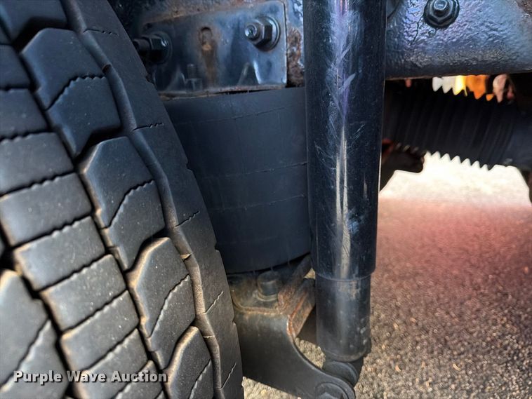 image for item FG3020 2003 Volvo VHD fuel truck