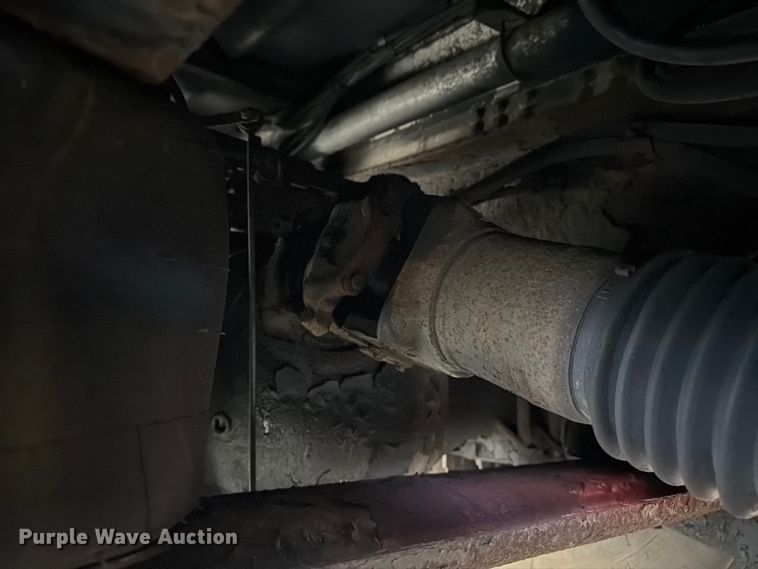 image for item FG3020 2003 Volvo VHD fuel truck
