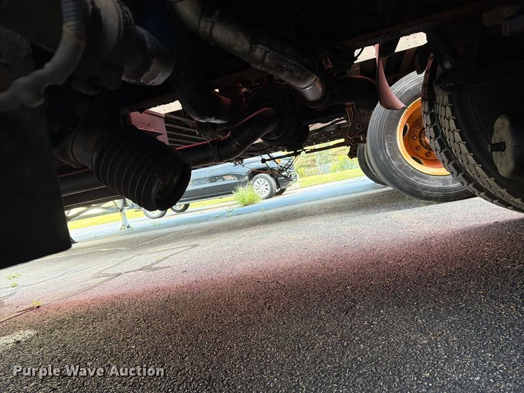 image for item FG3020 2003 Volvo VHD fuel truck
