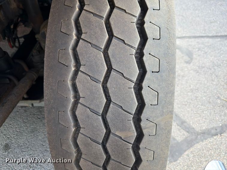 image for item FG3020 2003 Volvo VHD fuel truck