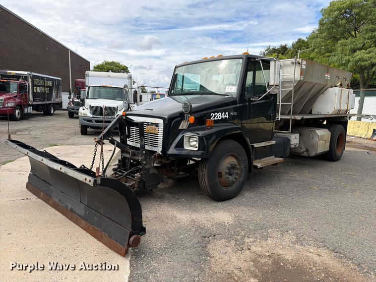 2002 Freightliner FL70 dump truck