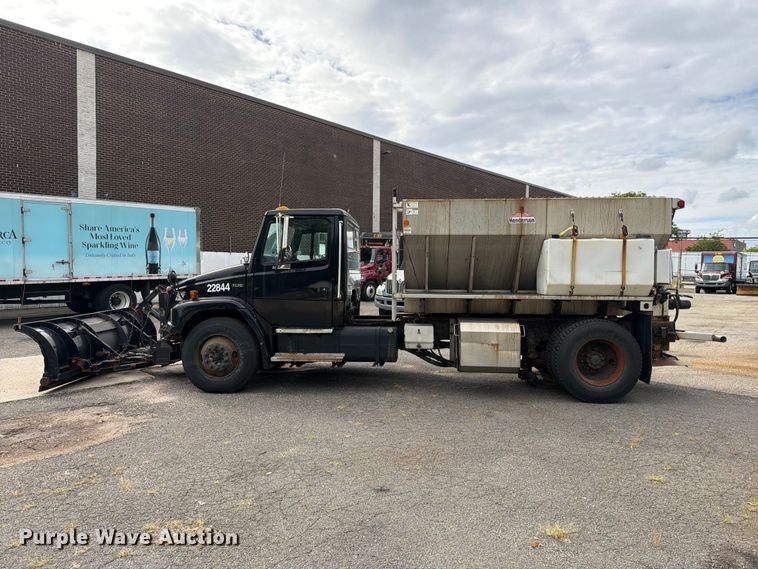 image for item FG3021 2002 Freightliner FL70 dump truck