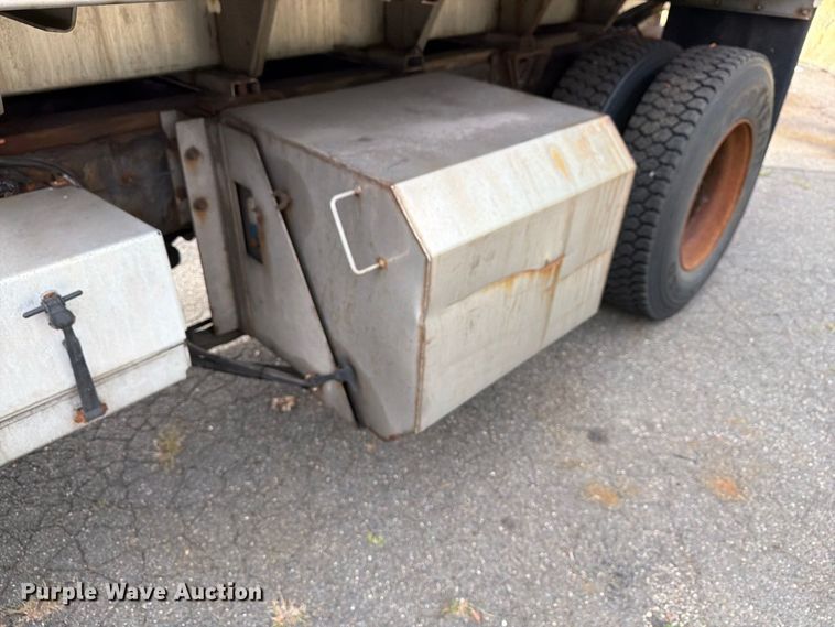 image for item FG3021 2002 Freightliner FL70 dump truck