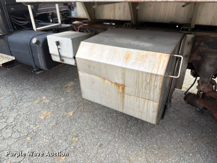 image for item FG3021 2002 Freightliner FL70 dump truck