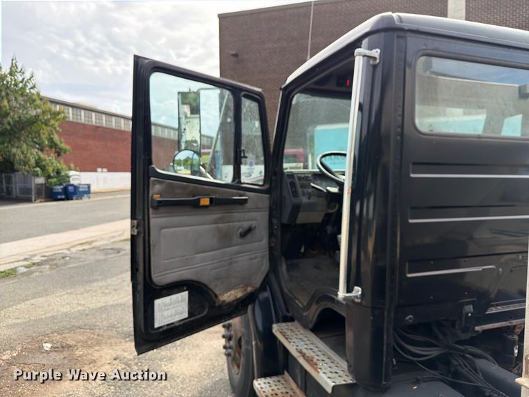 image for item FG3021 2002 Freightliner FL70 dump truck