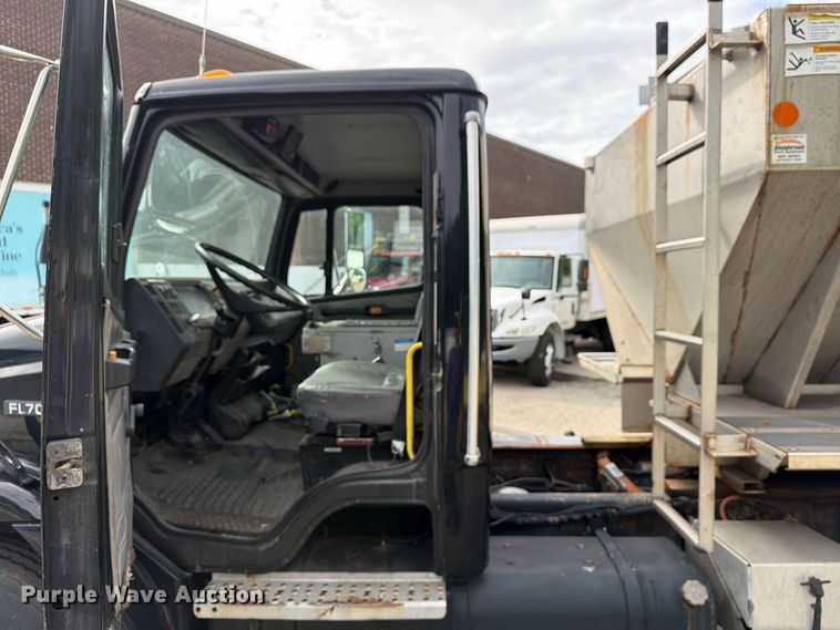 image for item FG3021 2002 Freightliner FL70 dump truck