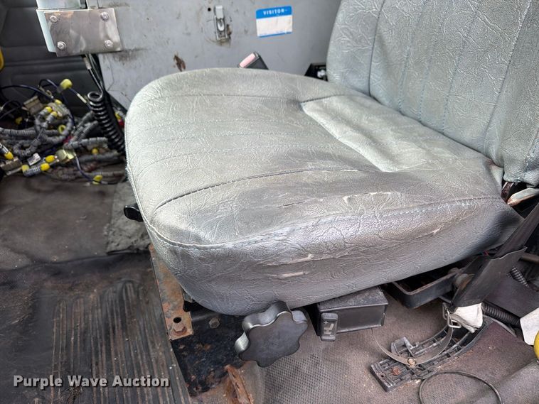 image for item FG3021 2002 Freightliner FL70 dump truck