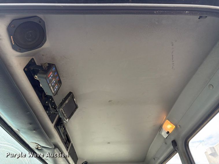 image for item FG3021 2002 Freightliner FL70 dump truck
