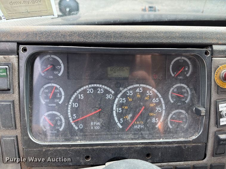 image for item FG3021 2002 Freightliner FL70 dump truck