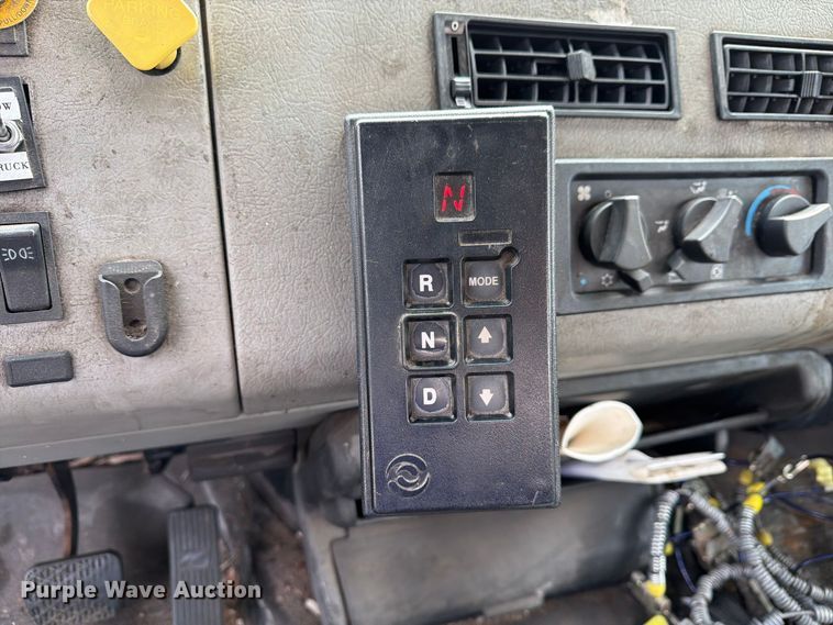 image for item FG3021 2002 Freightliner FL70 dump truck