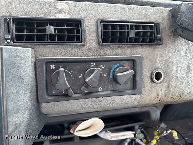 image for item FG3021 2002 Freightliner FL70 dump truck