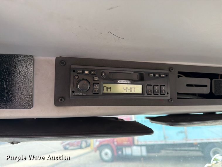 image for item FG3021 2002 Freightliner FL70 dump truck
