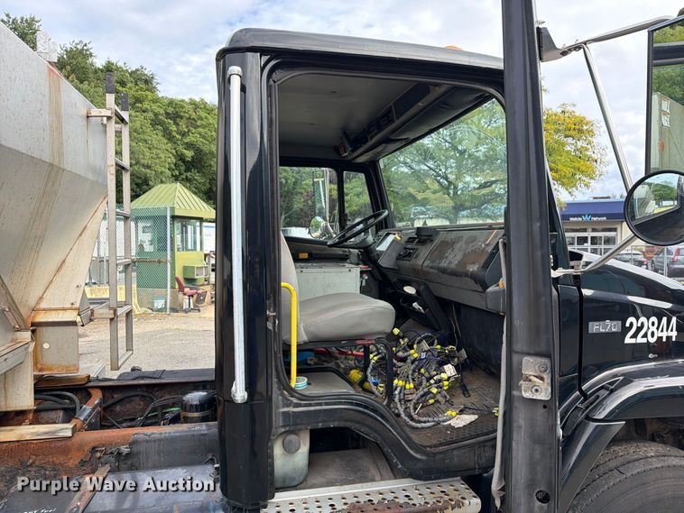 image for item FG3021 2002 Freightliner FL70 dump truck
