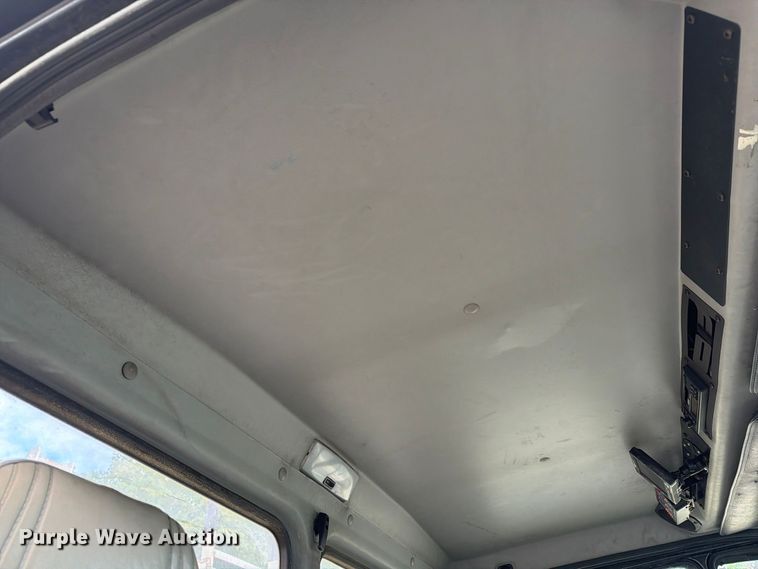 image for item FG3021 2002 Freightliner FL70 dump truck