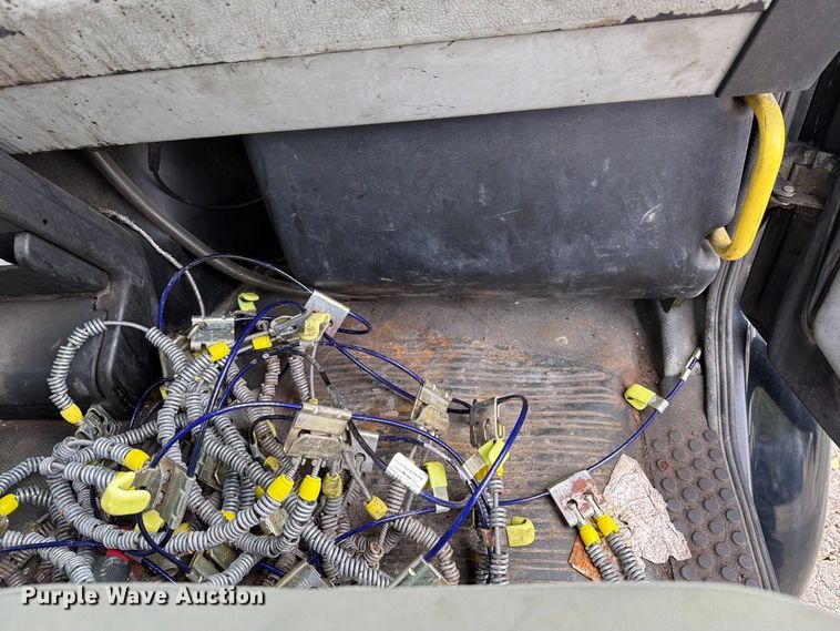 image for item FG3021 2002 Freightliner FL70 dump truck