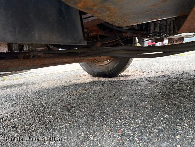 image for item FG3021 2002 Freightliner FL70 dump truck