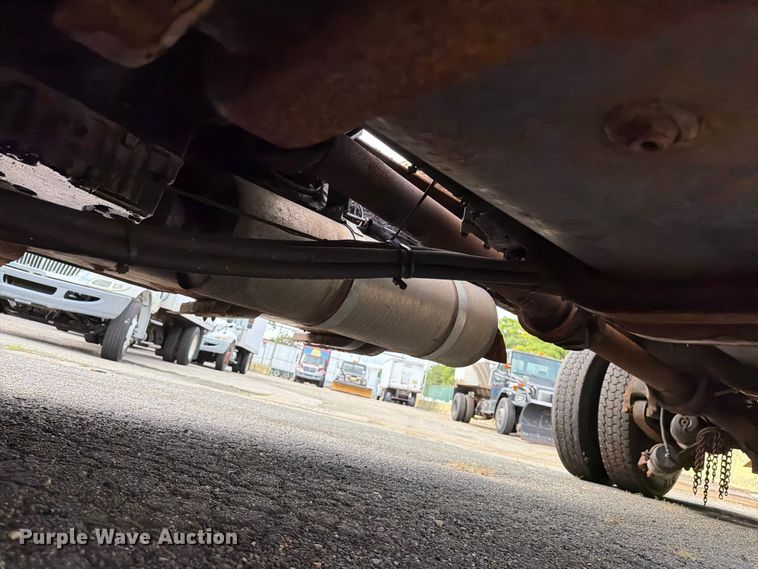 image for item FG3021 2002 Freightliner FL70 dump truck