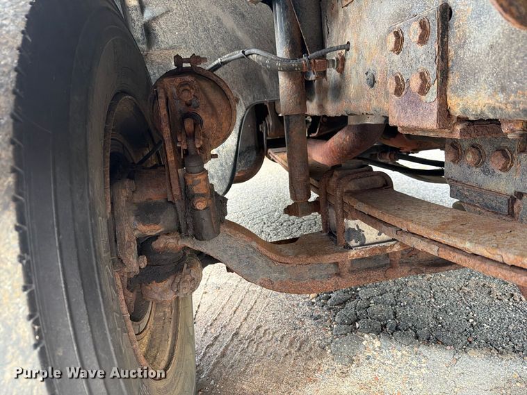 image for item FG3021 2002 Freightliner FL70 dump truck