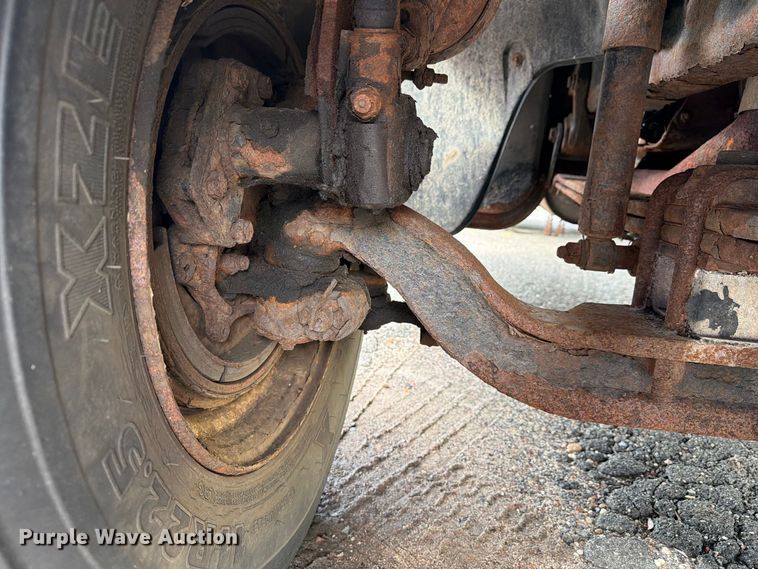 image for item FG3021 2002 Freightliner FL70 dump truck
