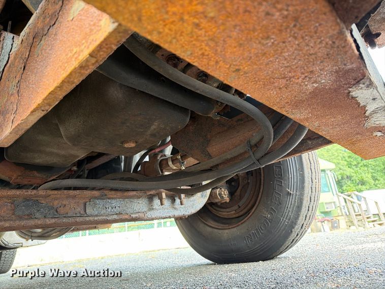 image for item FG3021 2002 Freightliner FL70 dump truck