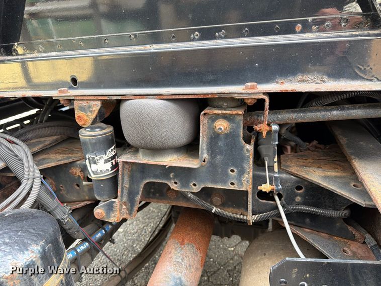 image for item FG3021 2002 Freightliner FL70 dump truck