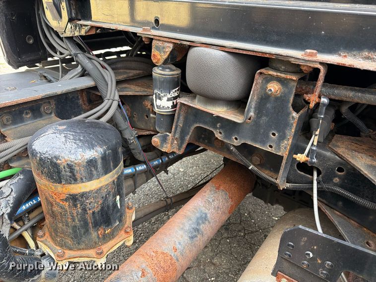 image for item FG3021 2002 Freightliner FL70 dump truck