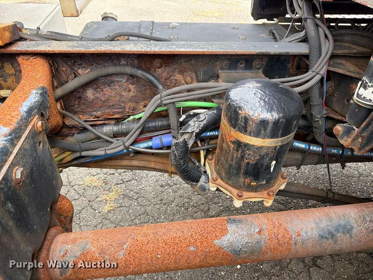 image for item FG3021 2002 Freightliner FL70 dump truck