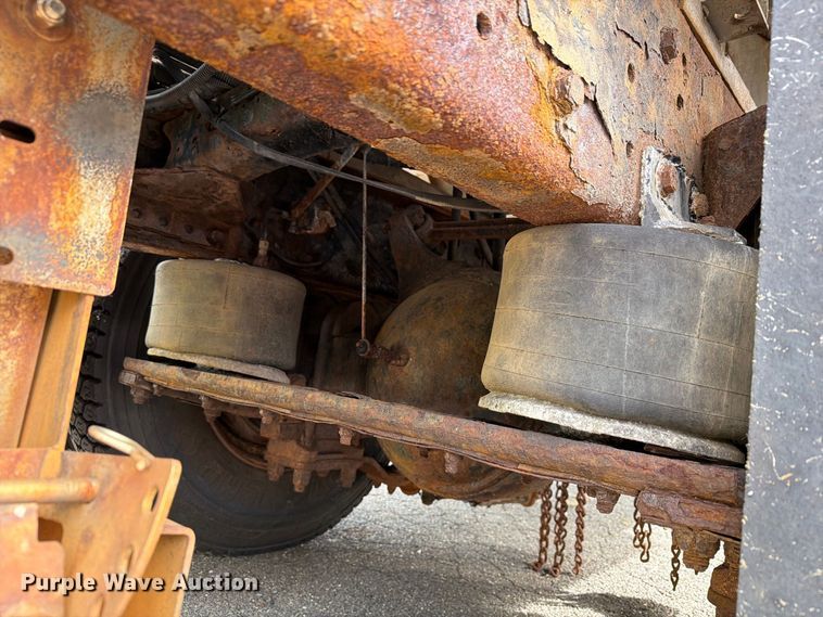 image for item FG3021 2002 Freightliner FL70 dump truck