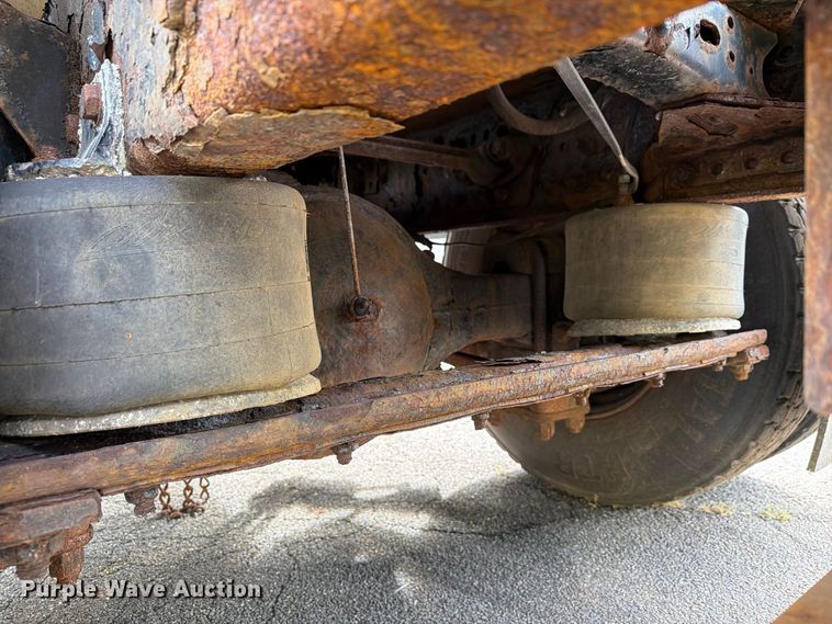 image for item FG3021 2002 Freightliner FL70 dump truck