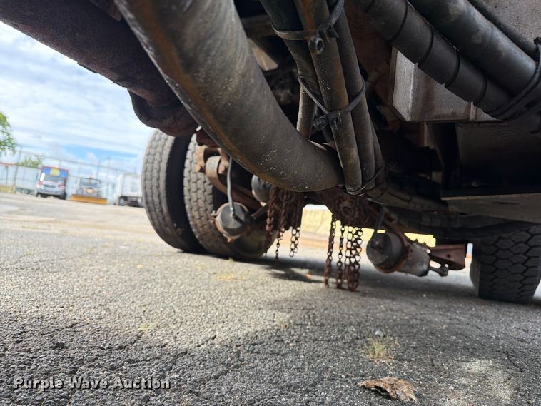 image for item FG3021 2002 Freightliner FL70 dump truck