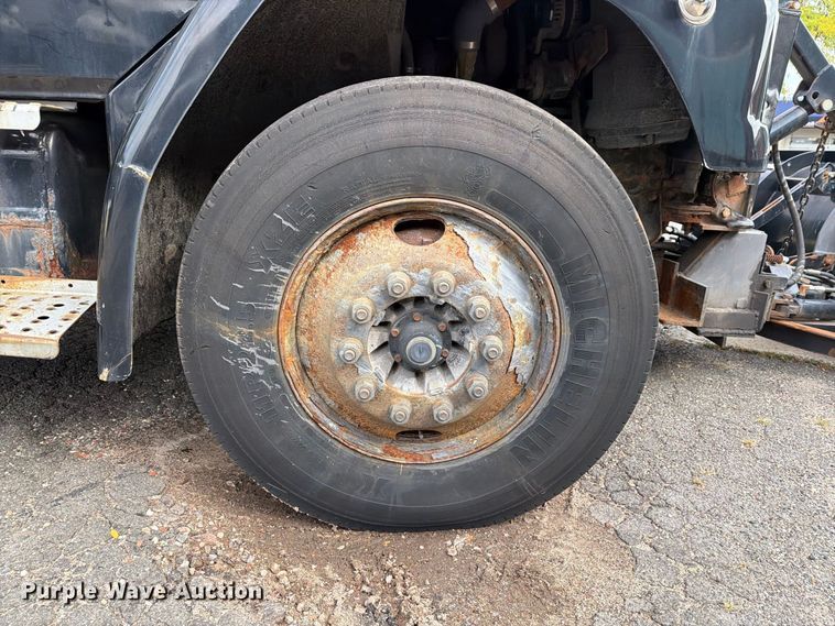 image for item FG3021 2002 Freightliner FL70 dump truck