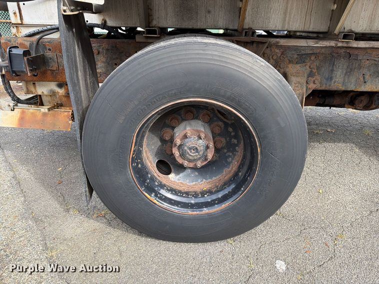 image for item FG3021 2002 Freightliner FL70 dump truck