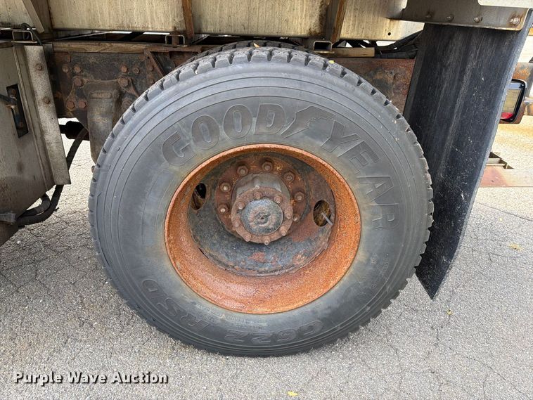 image for item FG3021 2002 Freightliner FL70 dump truck