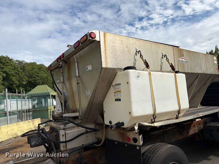 image for item FG3021 2002 Freightliner FL70 dump truck