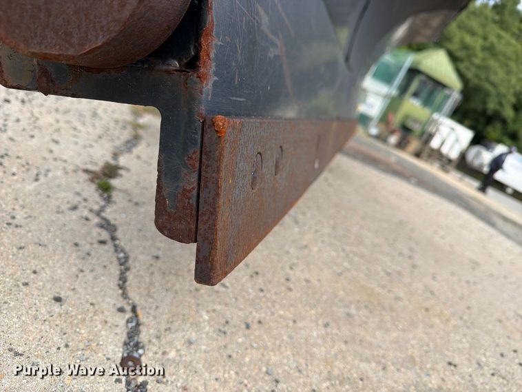 image for item FG3021 2002 Freightliner FL70 dump truck