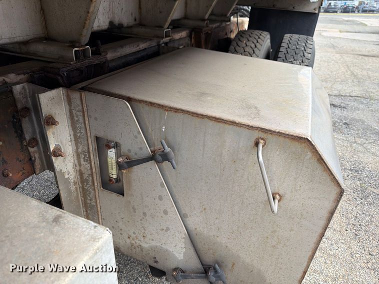 image for item FG3022 2002 Freightliner FL70 dump truck