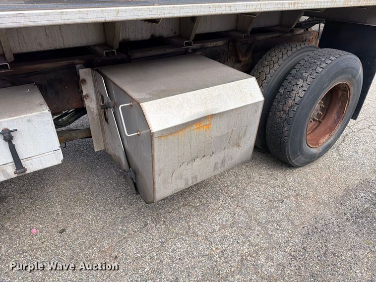 image for item FG3022 2002 Freightliner FL70 dump truck