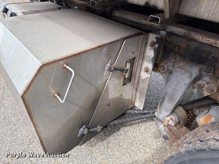 image for item FG3022 2002 Freightliner FL70 dump truck