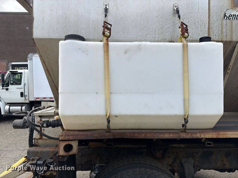 image for item FG3022 2002 Freightliner FL70 dump truck