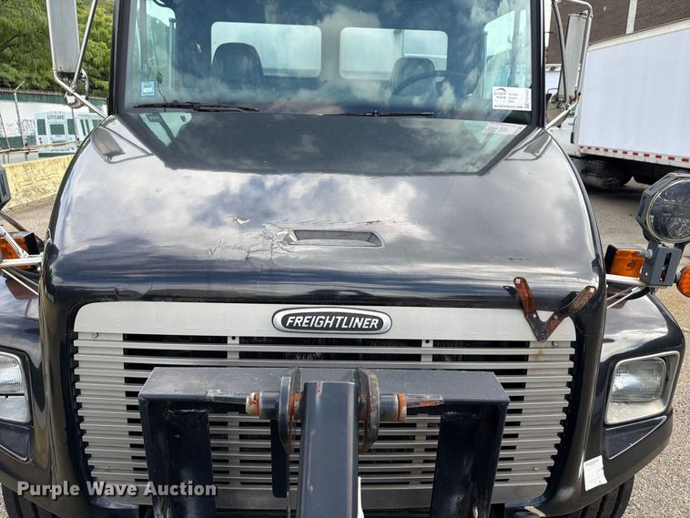 image for item FG3022 2002 Freightliner FL70 dump truck
