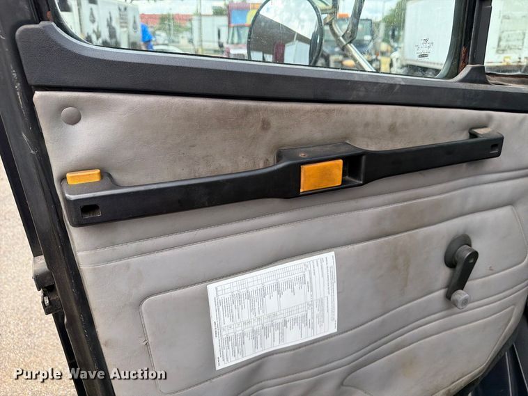 image for item FG3022 2002 Freightliner FL70 dump truck