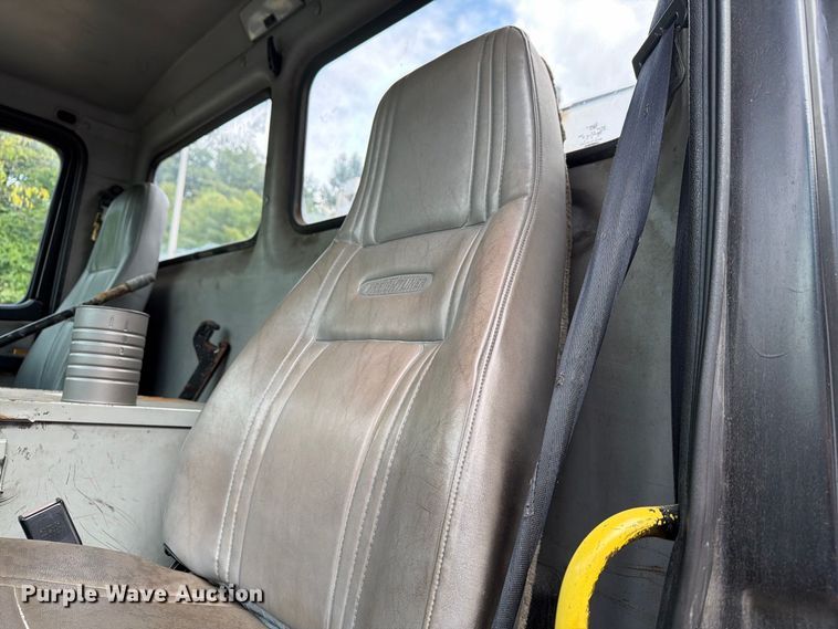 image for item FG3022 2002 Freightliner FL70 dump truck